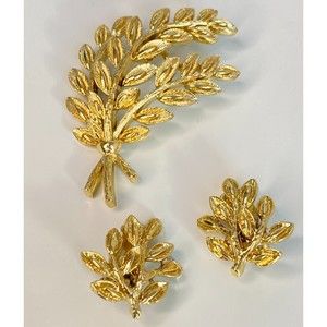💎Brooch And Clip On Earrings Set Gold Tone Wheat/Laurel Leaf Bunch No Mark